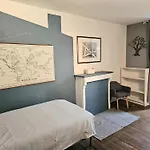 Authentique Et Chaleureux Au Coeur De Salies-de-bearn, Dans Le Quartier Historique Avec Commerces Et Restaurants Au Pied, A Deux Pas Des Thermes * Salies-de-Béarn