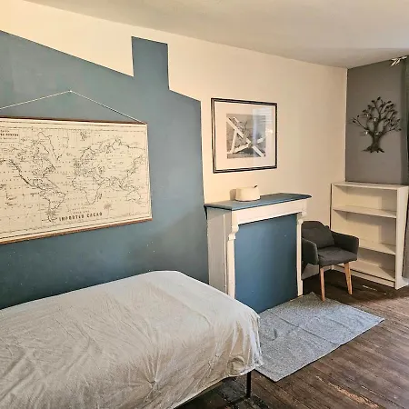 Appartement Authentique Et Chaleureux Au Coeur De Salies-de-bearn, Dans Le Quartier Historique Avec Commerces Et Restaurants Au Pied, A Deux Pas Des Thermes *