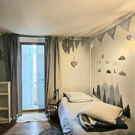 Authentique Et Chaleureux Au Coeur De Salies-de-bearn, Dans Le Quartier Historique Avec Commerces Et Restaurants Au Pied, A Deux Pas Des Thermes