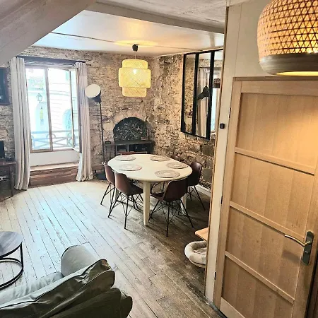 Authentique Et Chaleureux Au Coeur De Salies-de-bearn, Dans Le Quartier Historique Avec Commerces Et Restaurants Au Pied, A Deux Pas Des Thermes