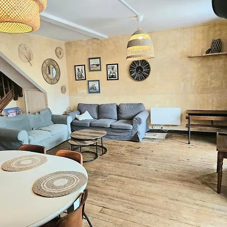 Authentique Et Chaleureux Au Coeur De Salies-de-bearn, Dans Le Quartier Historique Avec Commerces Et Restaurants Au Pied, A Deux Pas Des Thermes * Salies-de-Béarn