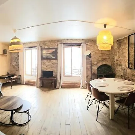 Апартаменты Authentique Et Chaleureux Au Coeur De Salies-de-bearn, Dans Le Quartier Historique Avec Commerces Et Restaurants Au Pied, A Deux Pas Des Thermes *